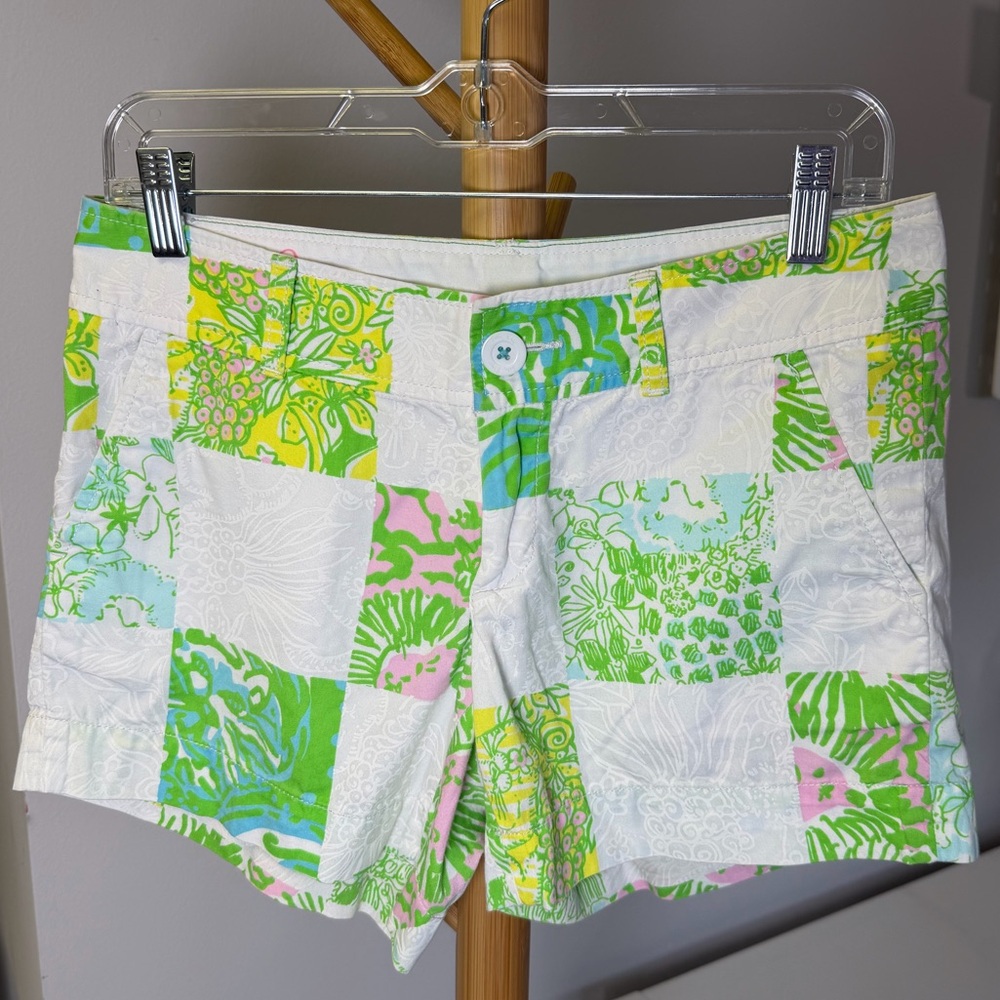 Lilly Pulitzer Cotton Lioness Patchwork 5" Callahan Shorts Sz 2 - Picture 2 of 4
